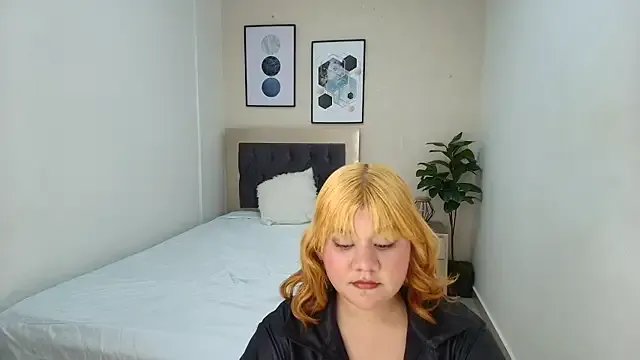 BRIANA_WON on StripChat