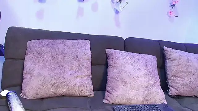 brunette_candyy_ on StripChat