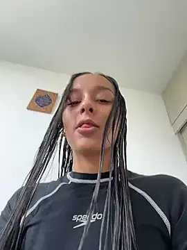 Brunettecollins05 on StripChat