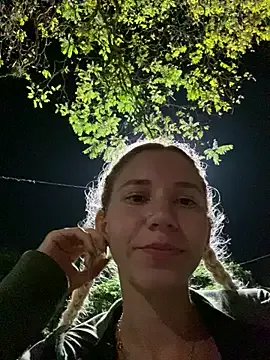 Bruxinha551 — Buceto de quatro