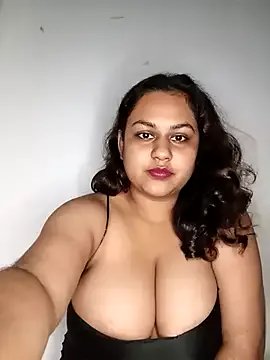 Freechat bumblebeegirl on StripChat