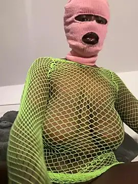 Freechat bustyblackebony on StripChat