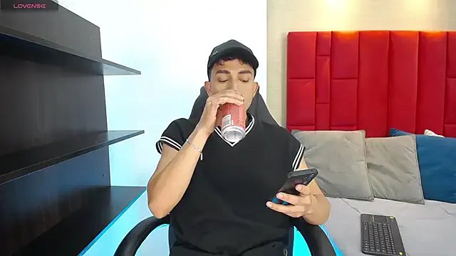 Cady_Hot on StripChat