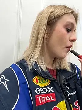 CaitlinSugar on StripChat