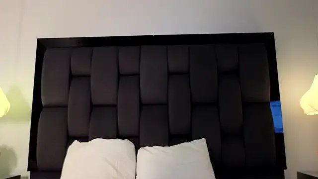 Calipso_Parisi on StripChat