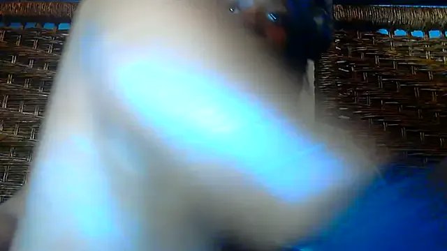 CallyCallienteXxX on StripChat