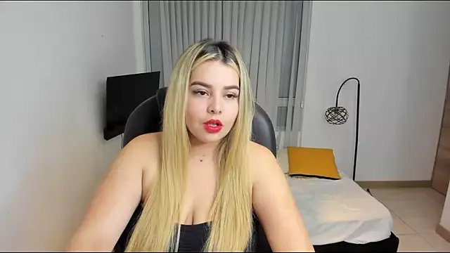 camiilaa1 on StripChat