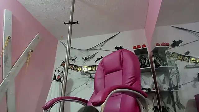 CAMILA--REY on StripChat