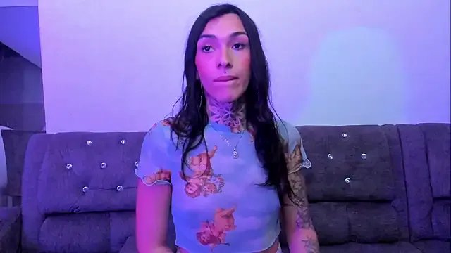 Camila_Coxx on StripChat