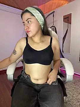 Camila_pinkk on StripChat