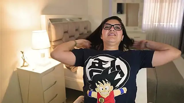 Camilaa_bueno on StripChat