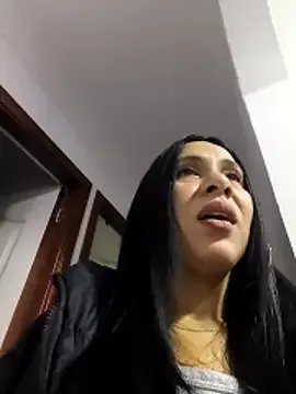 Camille_jhonson — Show tits + Blowjob