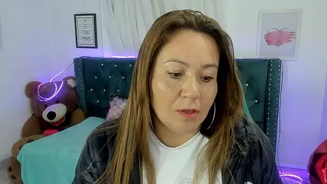 camixxx_m on StripChat