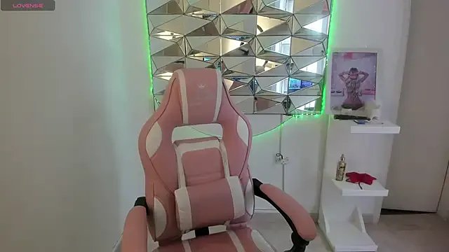 camixxx_m on StripChat