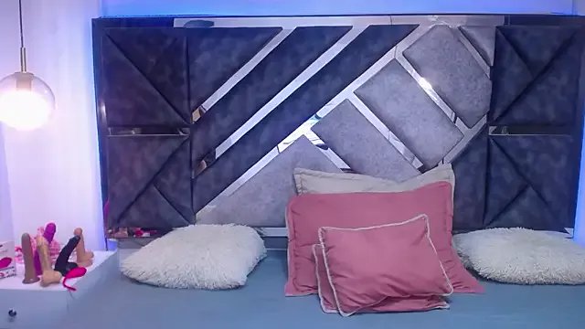 Freechat candy_lux_ on StripChat