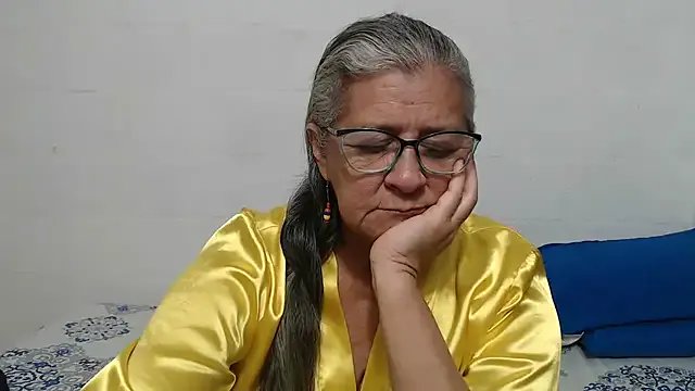 Freechat candy_mature_ on StripChat