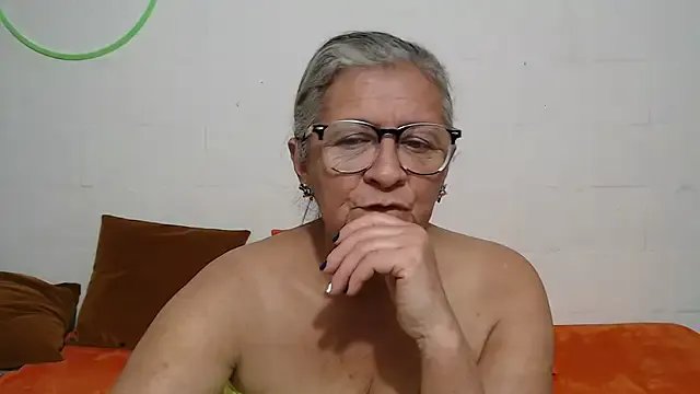 Freechat candy_mature_ on StripChat