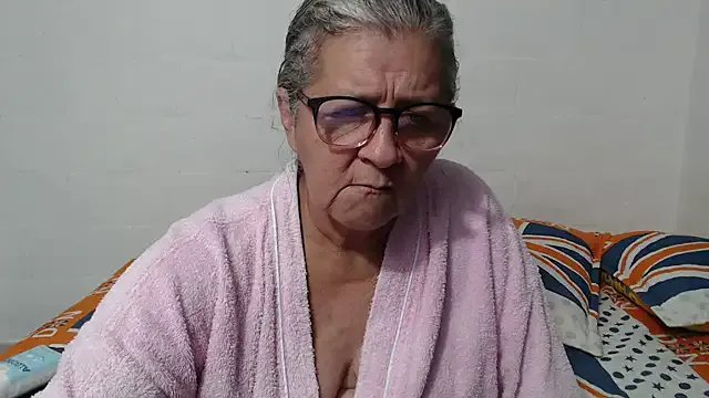 Freechat candy_mature_ on StripChat