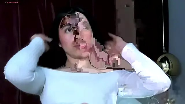 CandySays on StripChat