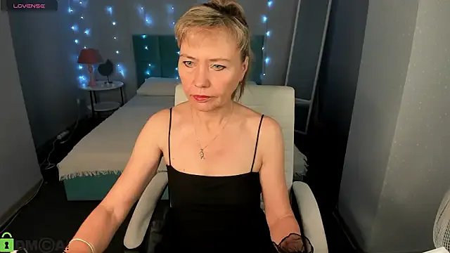 Carla_Vogue on StripChat