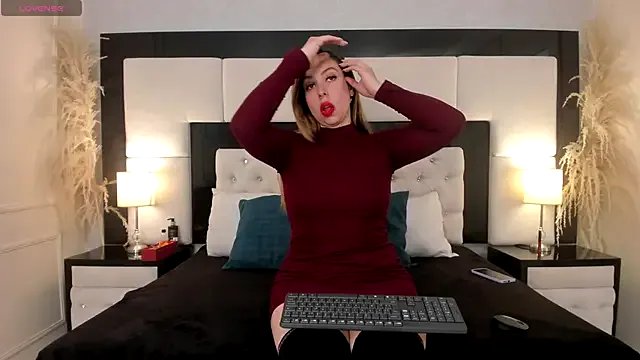 CarlaRossi_ on StripChat