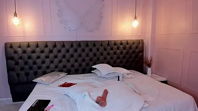 Freechat carol_69 on StripChat