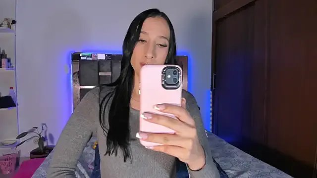 Carol_M8 on StripChat