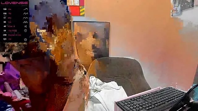 Carolain3_9 on StripChat