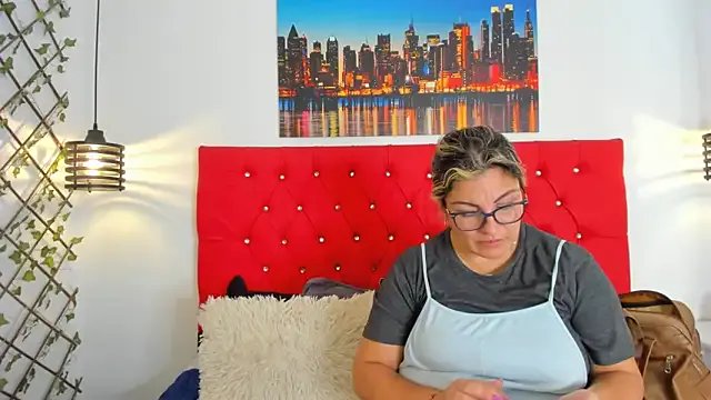 carolinacrus01 on StripChat