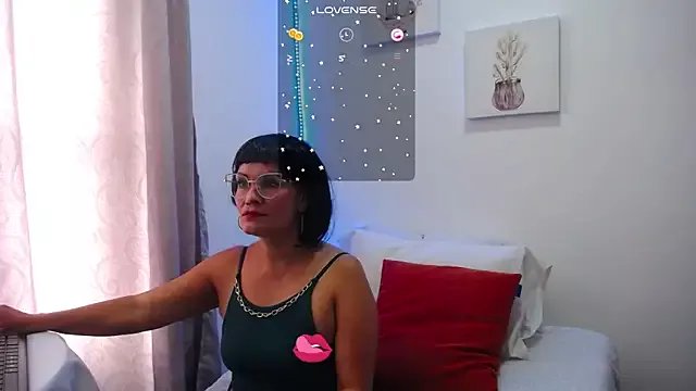 CarolinneFiotti on StripChat