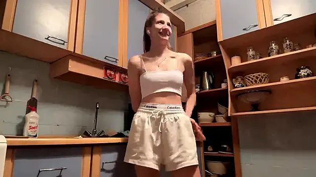 CaryFernini — Lick my lips close to cam!