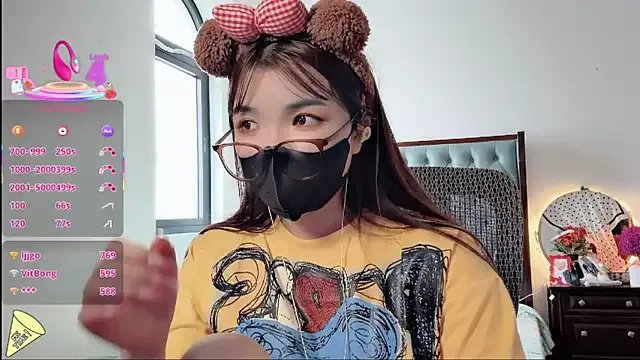 Caryln-Bun on StripChat