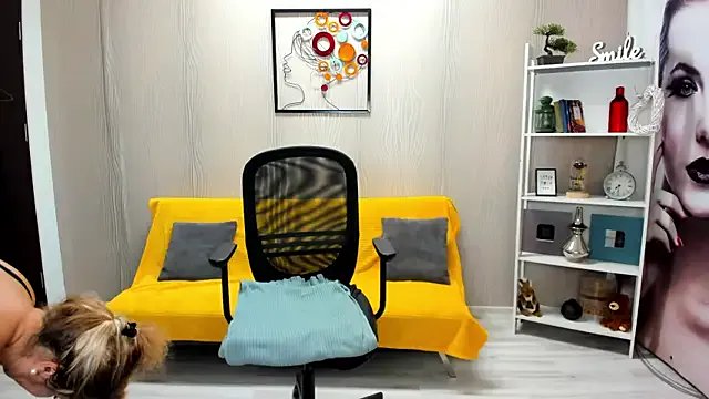 Cassandra_Hotty on StripChat