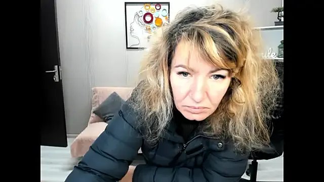 Cassandra_Hotty on StripChat