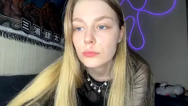 CassandraMur — My hand in panty