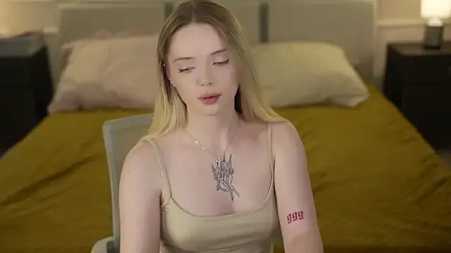 Cassy-Celestial_ on StripChat