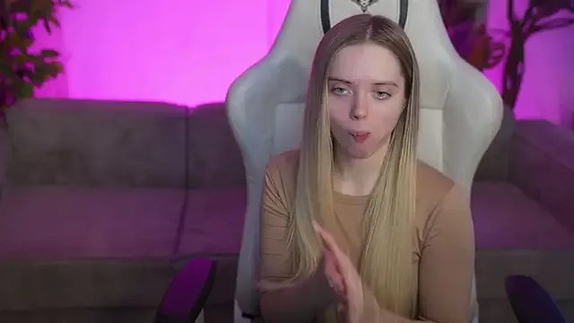 Cassy-Celestial_ on StripChat