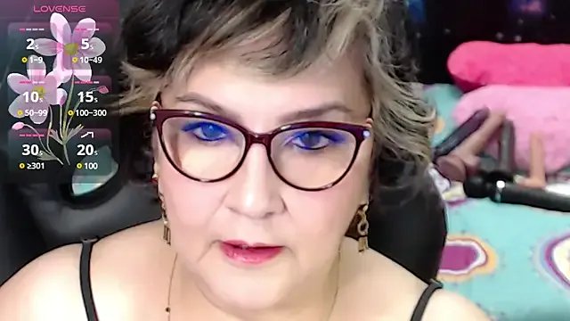 Freechat cataleya_mom on StripChat