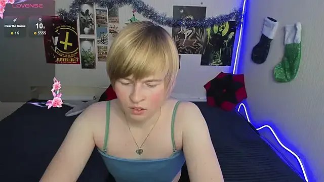 Cattie_w_ on StripChat