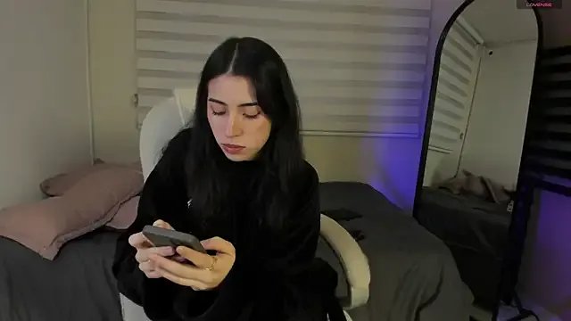 Freechat Catyloves on StripChat