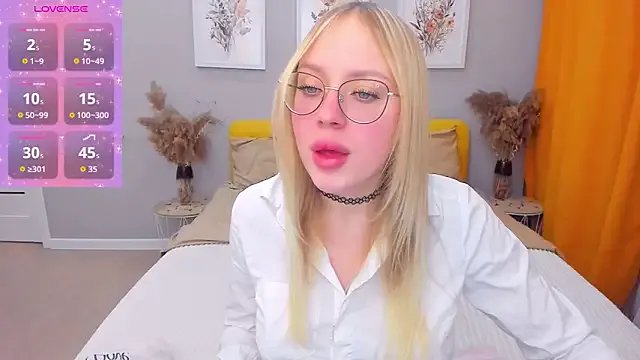 CeaneLino on StripChat