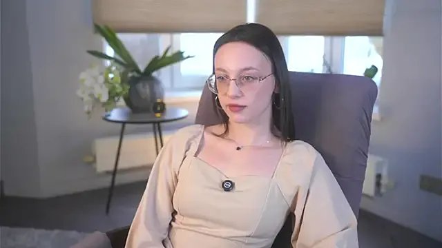 CecilleKizior — play with hair