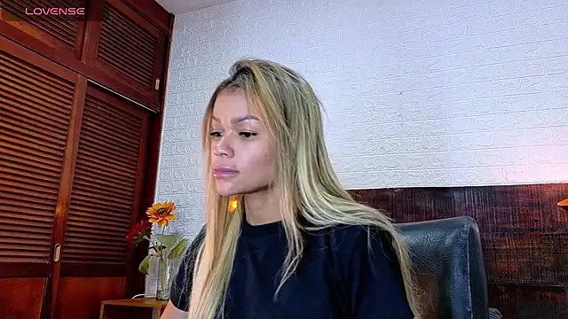 Celeste_sanz on StripChat