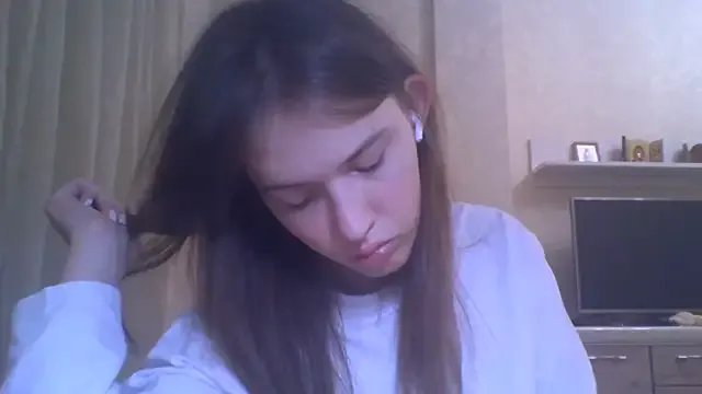 CeyaLier on StripChat