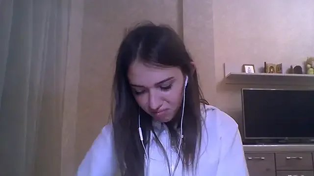 CeyaLier on StripChat