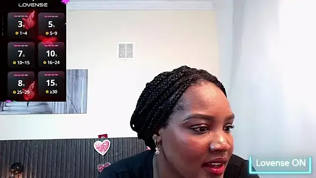 Freechat chanel_brunette on StripChat