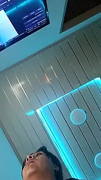 Charis_21 on StripChat