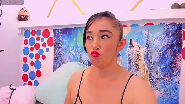 charlotte-11 on StripChat