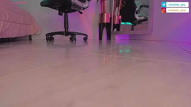 charlotte__grey on StripChat