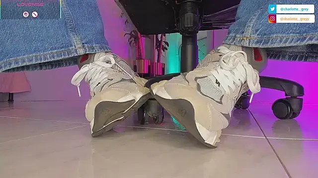 charlotte__grey on StripChat